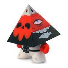 <transcy>Pyramidum: Red Edition Dunny - Andrew Bell x Kidrobot</transcy>